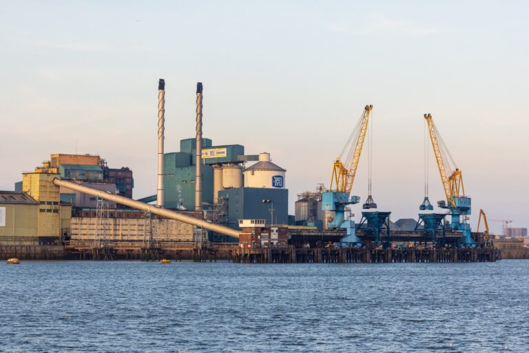 Tate & Lyle sugar refinery on the north bank of the Thames, London